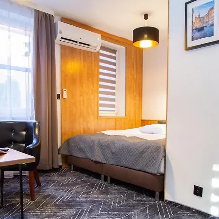 - Aparthotel
