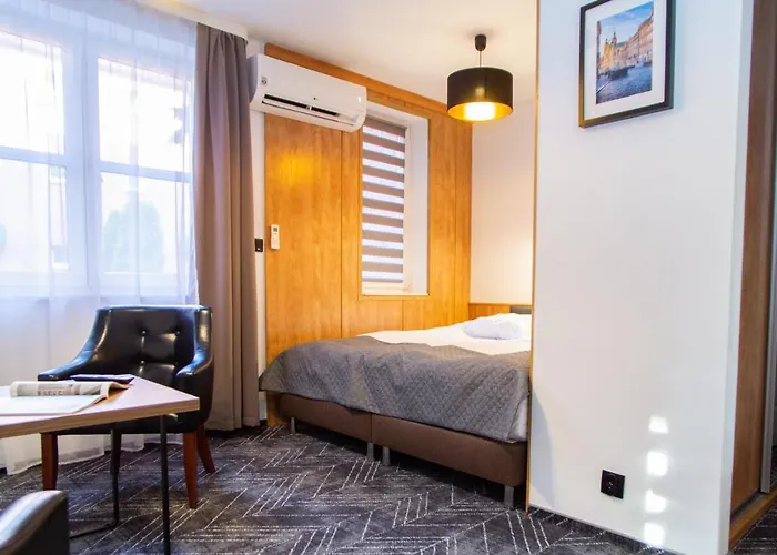 - Апарт-отель