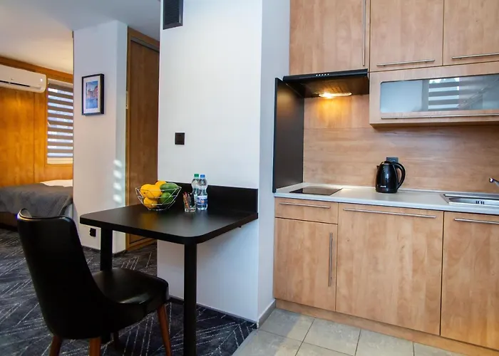 - Hotel apartamentowy Warszawa