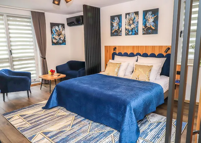 - Апарт-отель