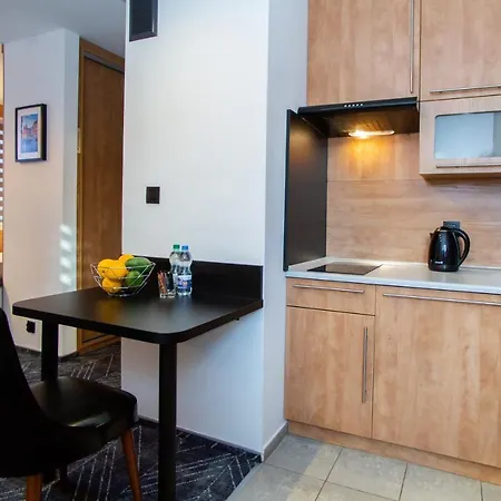 - Aparthotel Warschau