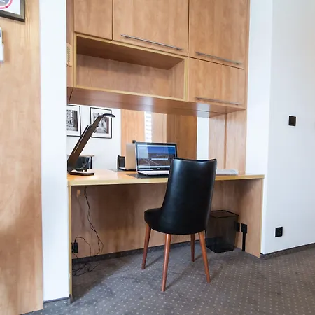 - Aparthotel Warschau