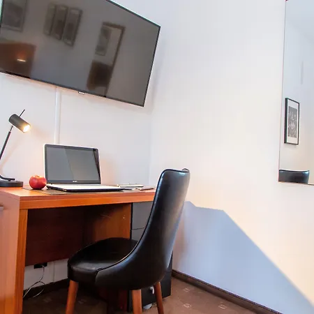 - Aparthotel Warschau